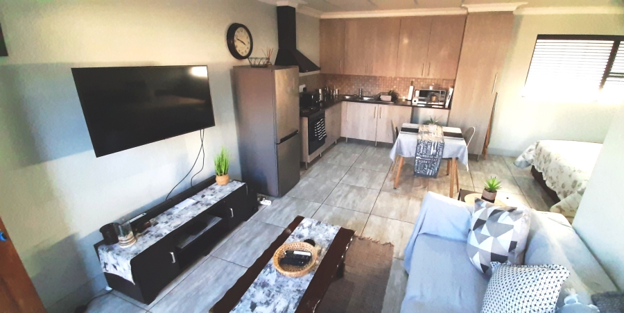 To Let 1 Bedroom Property for Rent in Douglasdale Gauteng