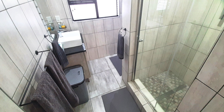 To Let 1 Bedroom Property for Rent in Douglasdale Gauteng