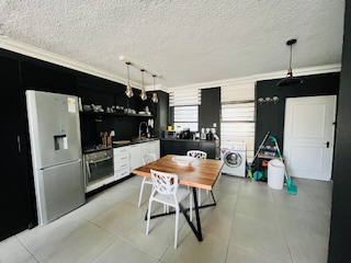 2 Bedroom Property for Sale in Sandhurst Gauteng