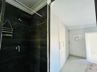 2 Bedroom Property for Sale in Sandhurst Gauteng
