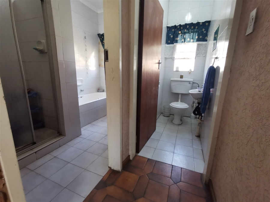4 Bedroom Property for Sale in Karenpark Gauteng
