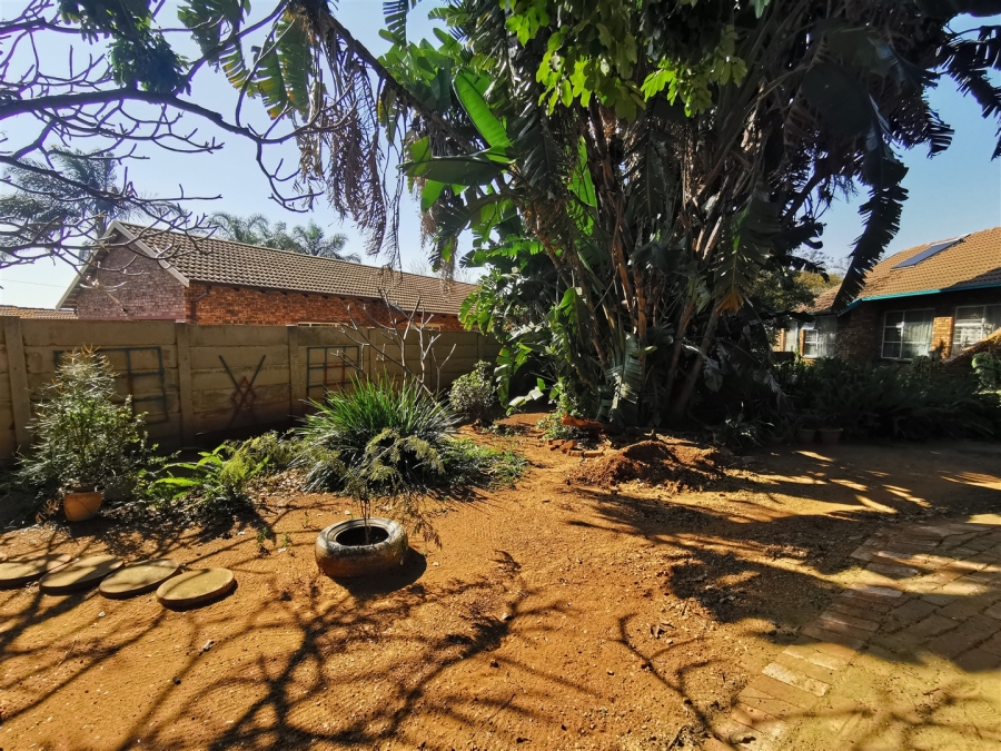 4 Bedroom Property for Sale in Karenpark Gauteng