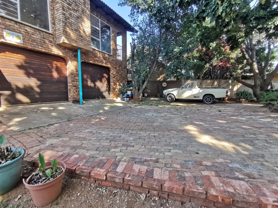 4 Bedroom Property for Sale in Karenpark Gauteng