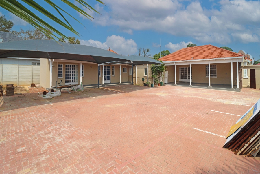 To Let commercial Property for Rent in Greenside Gauteng