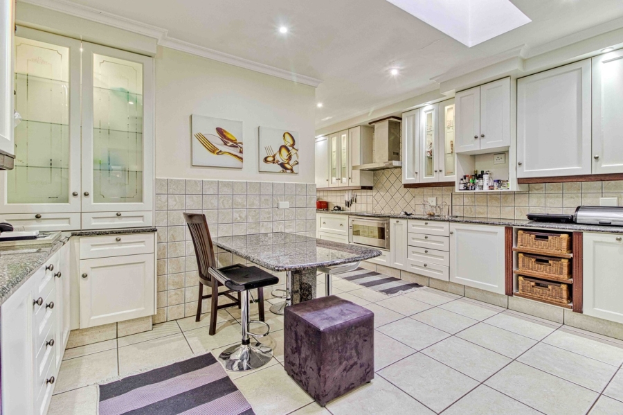 To Let 5 Bedroom Property for Rent in Dainfern Golf Estate Gauteng