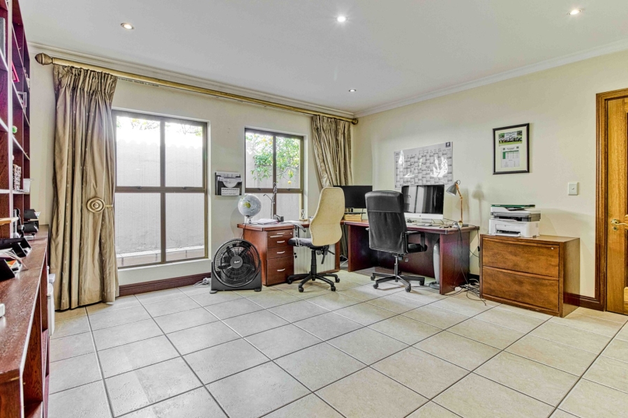 To Let 5 Bedroom Property for Rent in Dainfern Golf Estate Gauteng