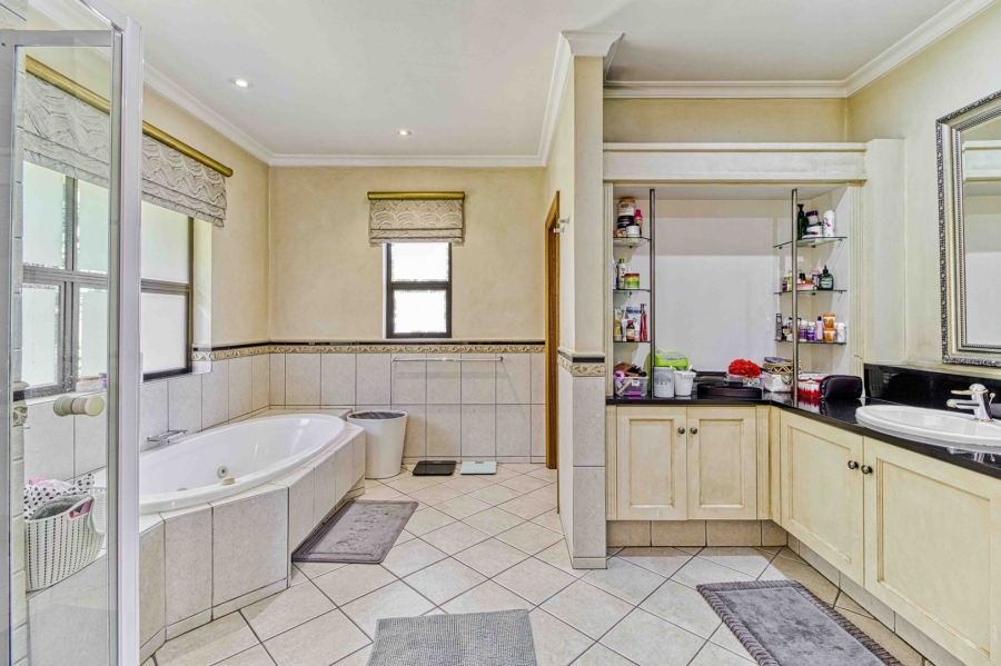To Let 5 Bedroom Property for Rent in Dainfern Golf Estate Gauteng