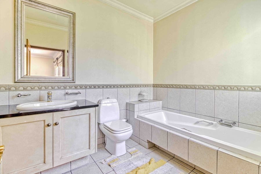 To Let 5 Bedroom Property for Rent in Dainfern Golf Estate Gauteng