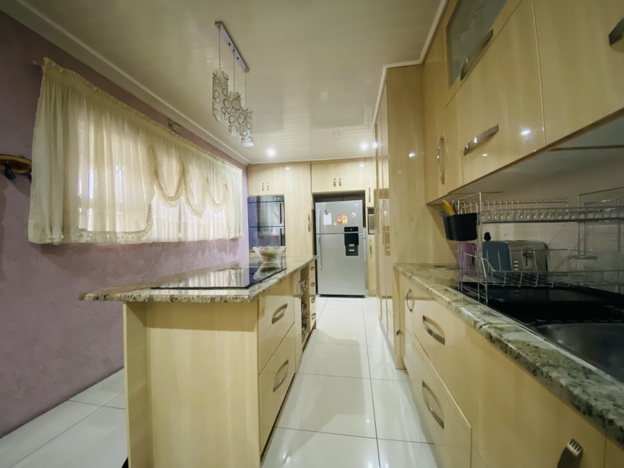 3 Bedroom Property for Sale in Sonland Park Gauteng