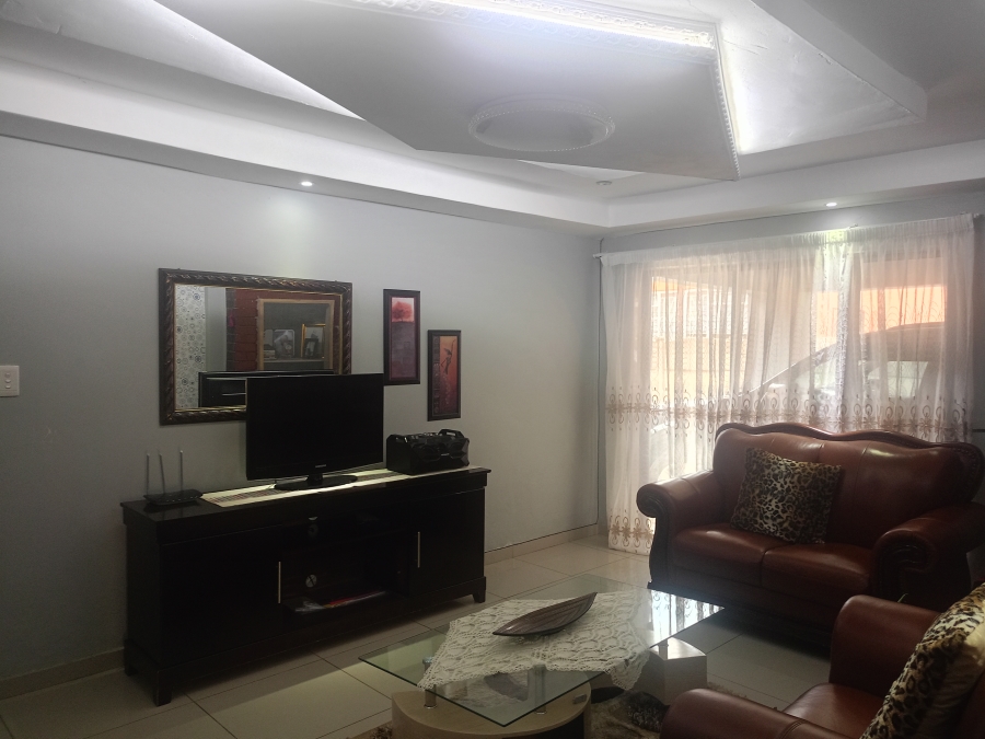 4 Bedroom Property for Sale in Sonland Park Gauteng