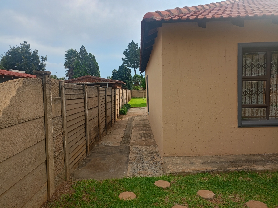 4 Bedroom Property for Sale in Sonland Park Gauteng