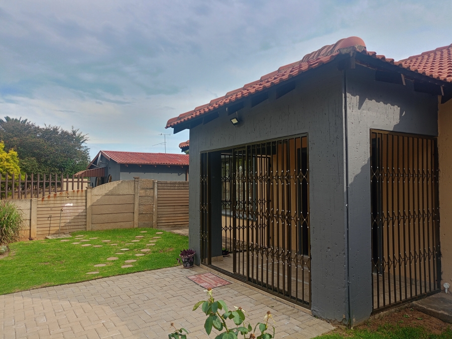 4 Bedroom Property for Sale in Sonland Park Gauteng