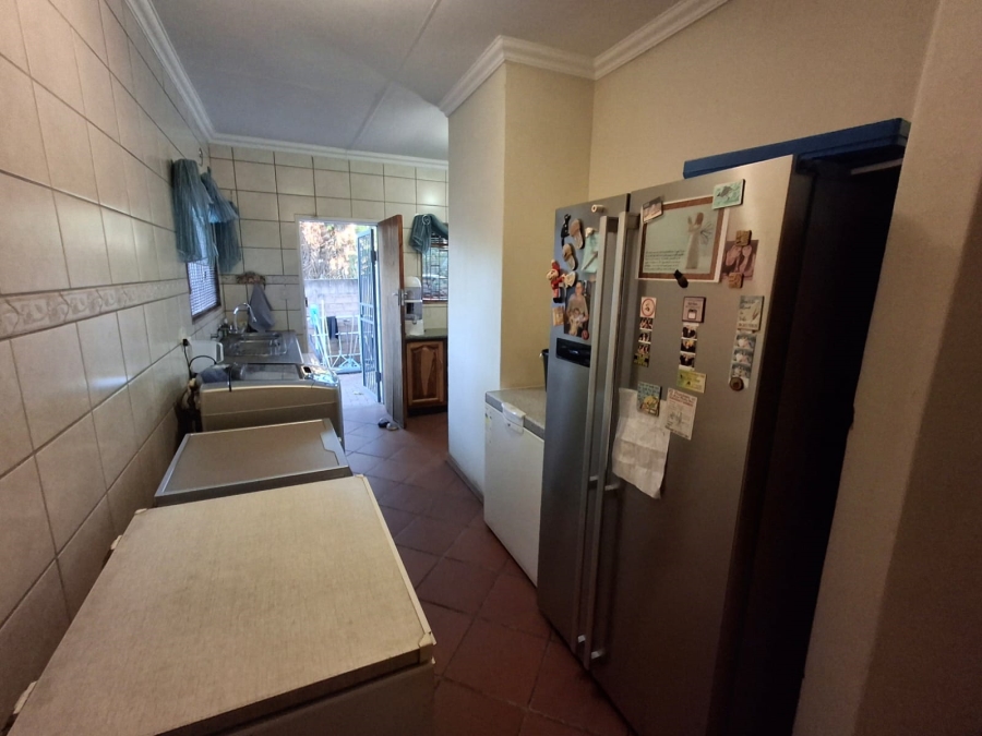 5 Bedroom Property for Sale in Karenpark Gauteng