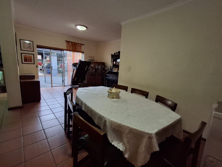 5 Bedroom Property for Sale in Karenpark Gauteng