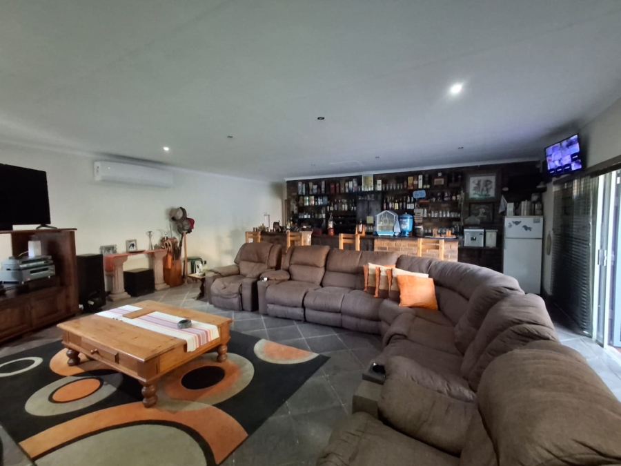 5 Bedroom Property for Sale in Karenpark Gauteng
