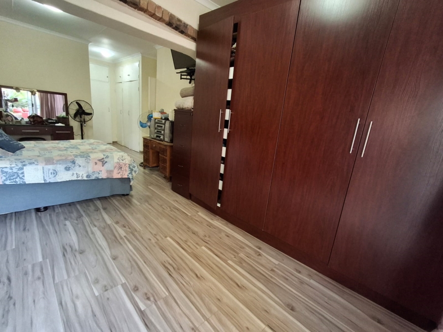 5 Bedroom Property for Sale in Karenpark Gauteng