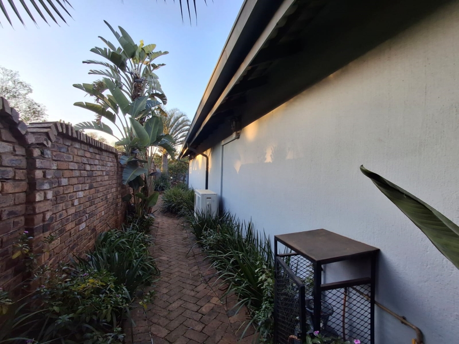 5 Bedroom Property for Sale in Karenpark Gauteng