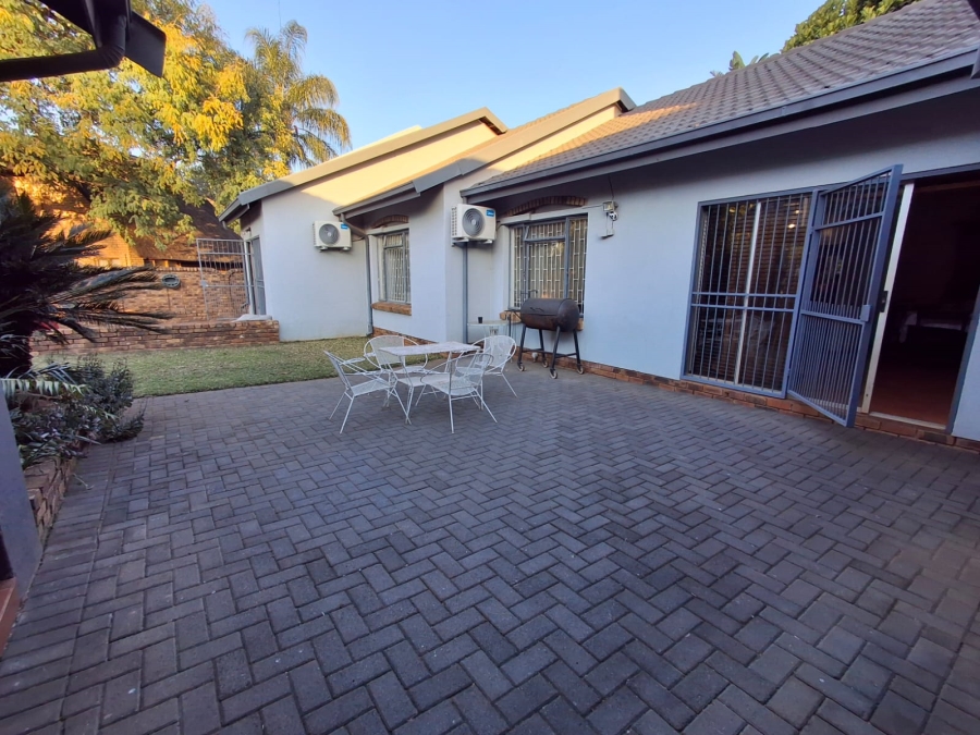 5 Bedroom Property for Sale in Karenpark Gauteng