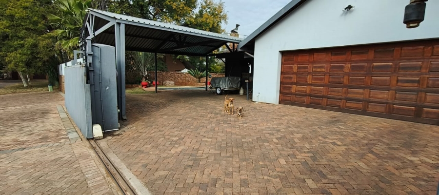 5 Bedroom Property for Sale in Karenpark Gauteng