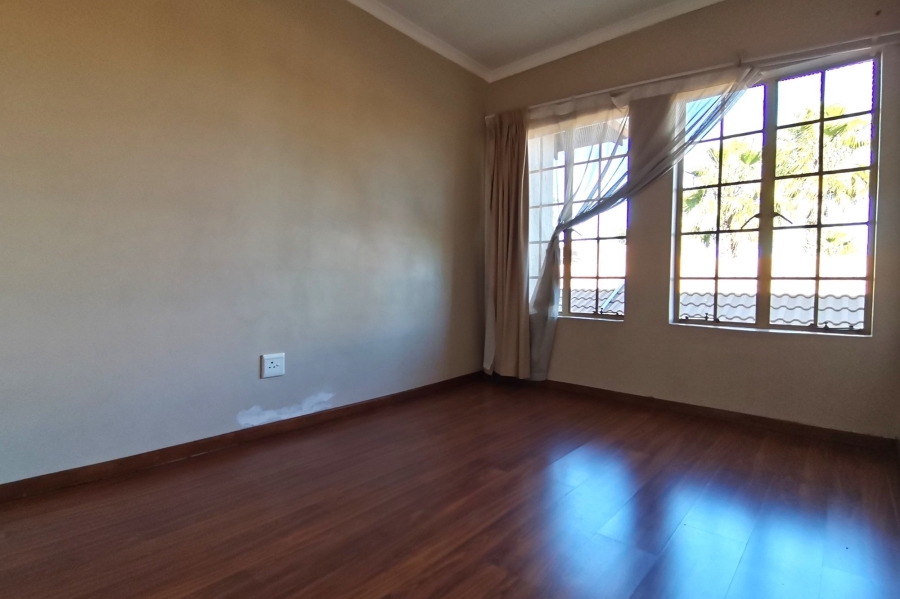 2 Bedroom Property for Sale in Greenstone Hill Gauteng