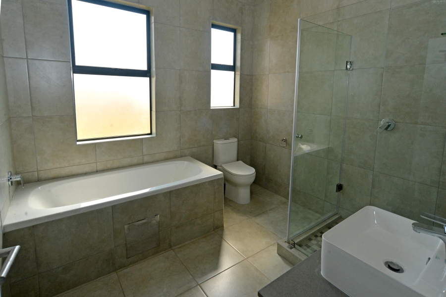 3 Bedroom Property for Sale in Six Fountains Residential Estate Gauteng