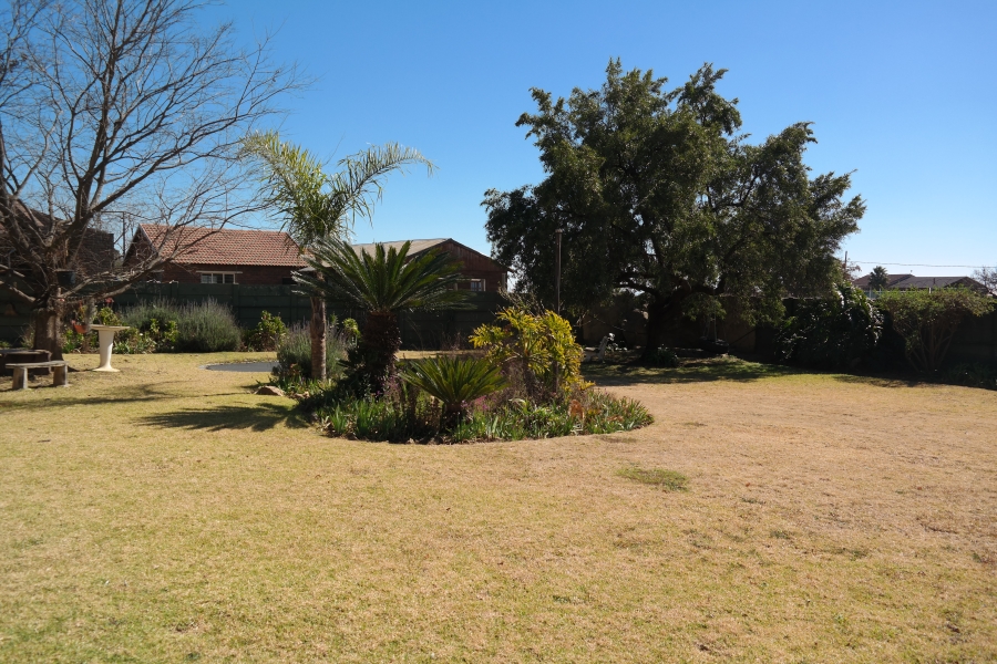 To Let 3 Bedroom Property for Rent in Randpoort Gauteng