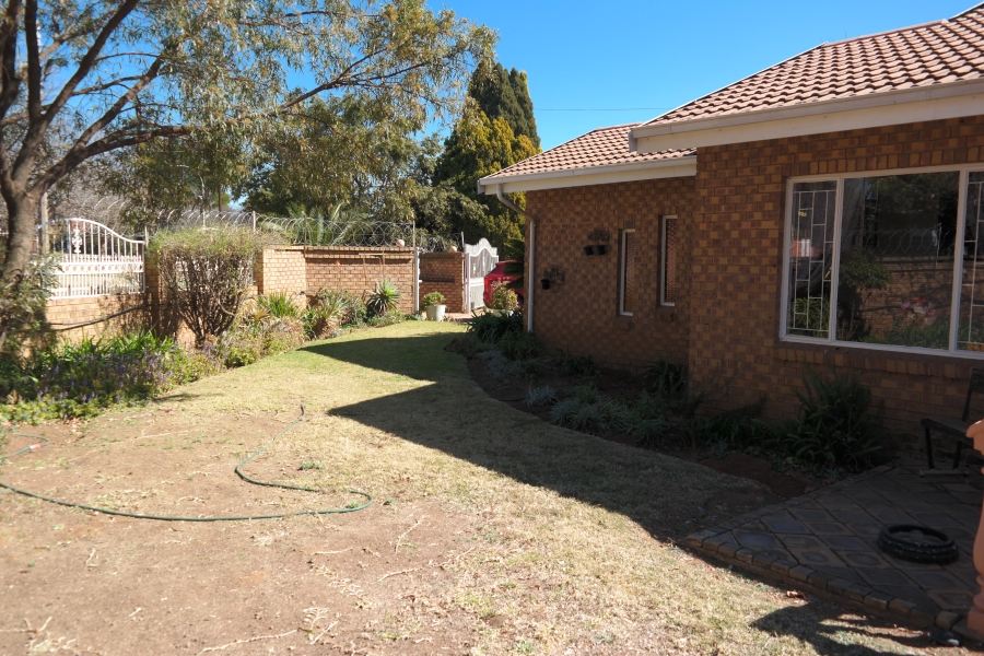 To Let 3 Bedroom Property for Rent in Randpoort Gauteng