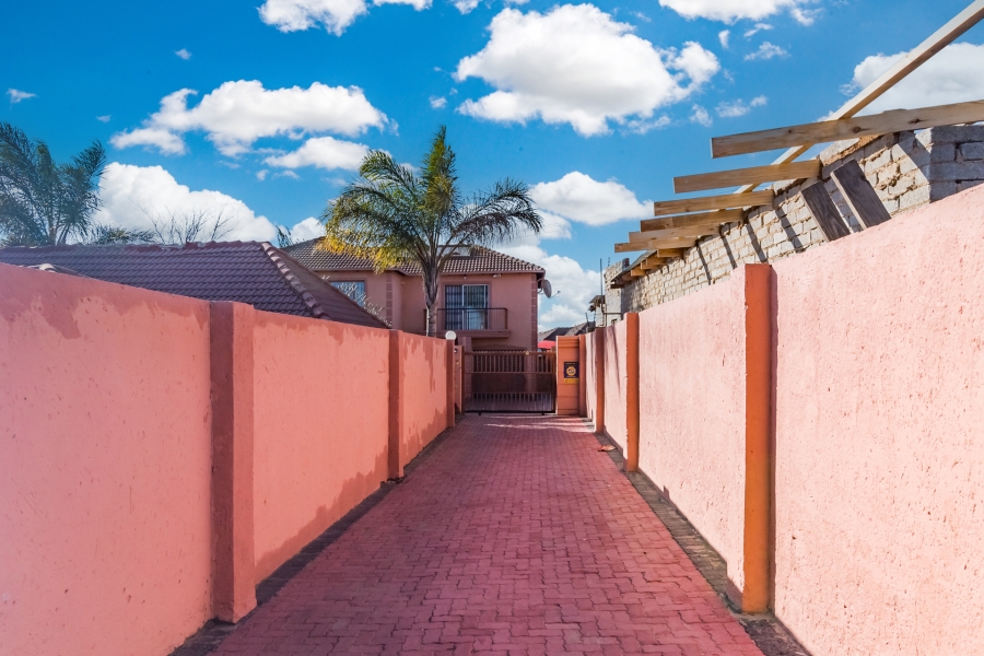 4 Bedroom Property for Sale in Cosmo City Gauteng
