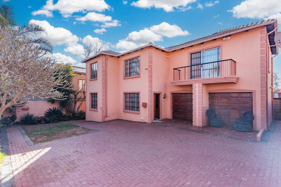 4 Bedroom Property for Sale in Cosmo City Gauteng