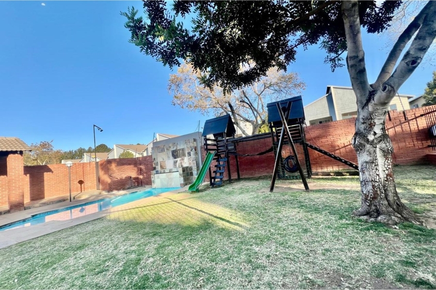To Let 2 Bedroom Property for Rent in North Riding Gauteng