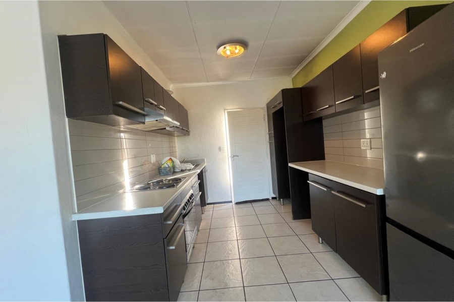 To Let 2 Bedroom Property for Rent in North Riding Gauteng