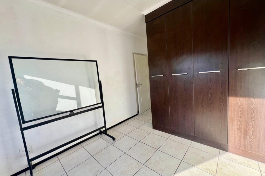 To Let 2 Bedroom Property for Rent in North Riding Gauteng