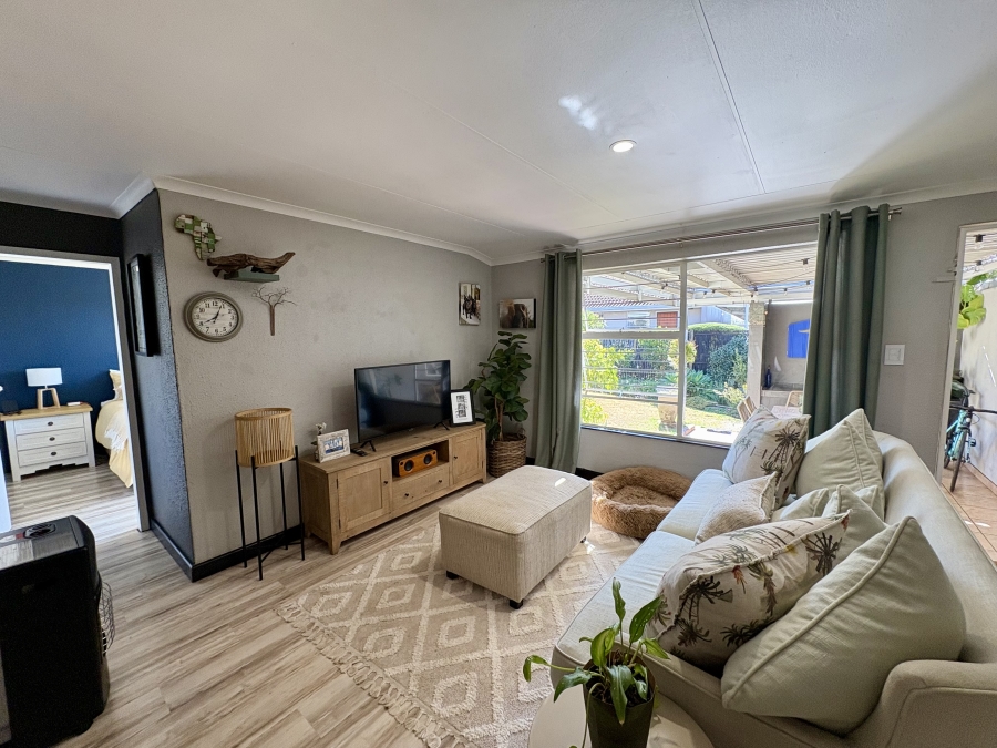 2 Bedroom Property for Sale in Magaliessig Gauteng