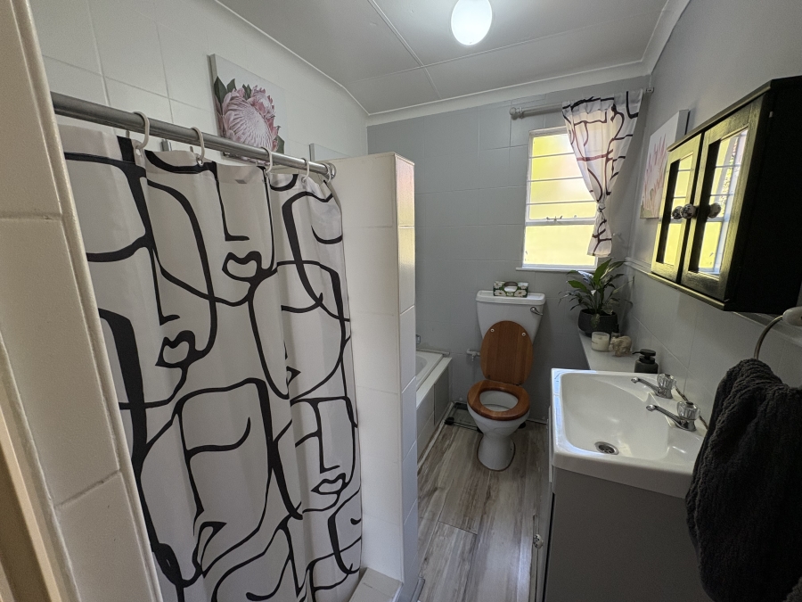 2 Bedroom Property for Sale in Magaliessig Gauteng