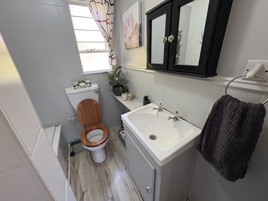2 Bedroom Property for Sale in Magaliessig Gauteng