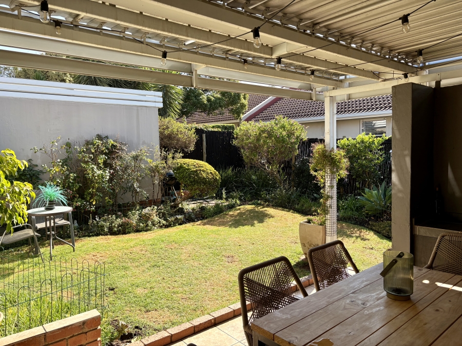 2 Bedroom Property for Sale in Magaliessig Gauteng