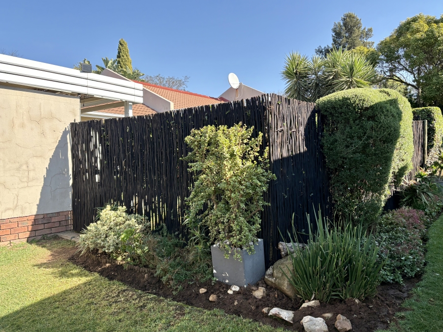 2 Bedroom Property for Sale in Magaliessig Gauteng
