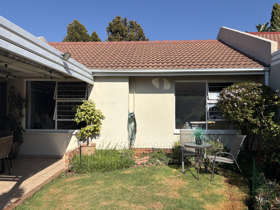2 Bedroom Property for Sale in Magaliessig Gauteng