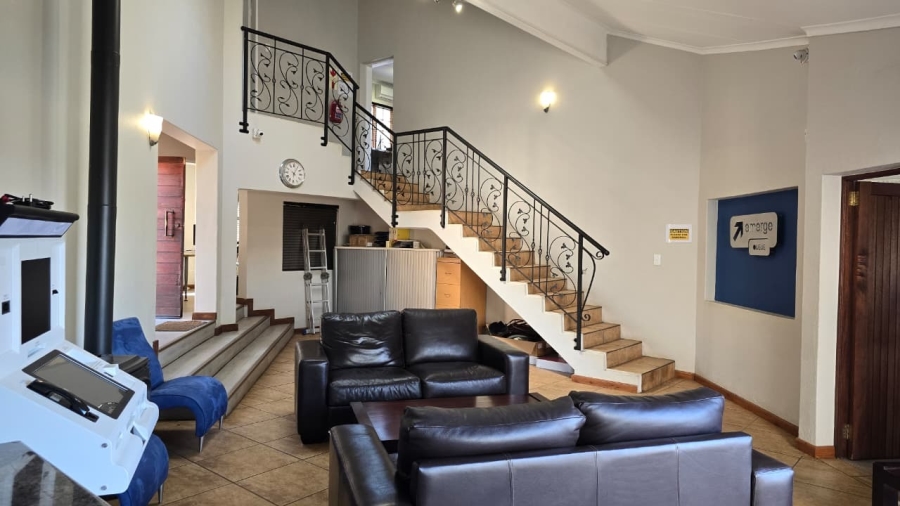 5 Bedroom Property for Sale in Zwartkop Gauteng