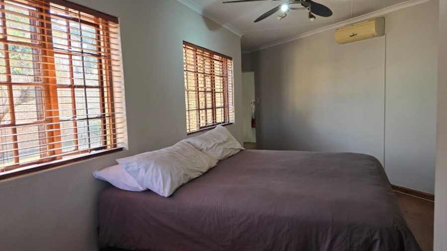 5 Bedroom Property for Sale in Zwartkop Gauteng