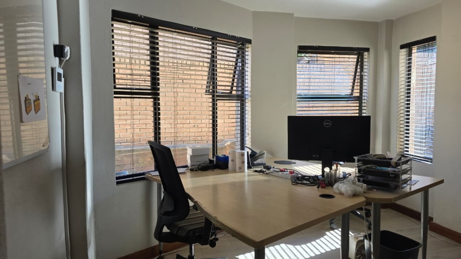 5 Bedroom Property for Sale in Zwartkop Gauteng