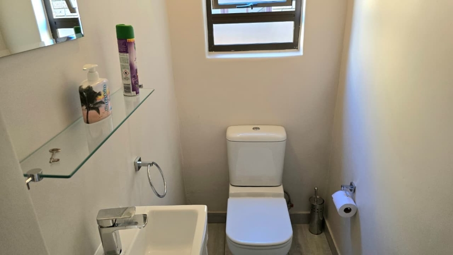 5 Bedroom Property for Sale in Zwartkop Gauteng