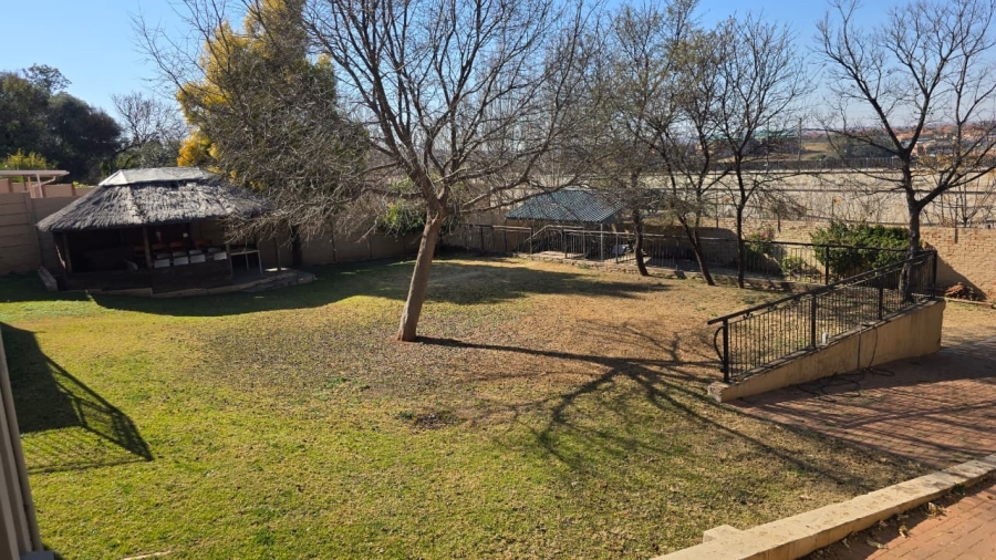 5 Bedroom Property for Sale in Zwartkop Gauteng
