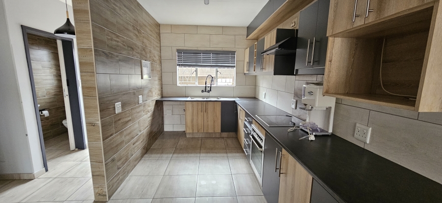 3 Bedroom Property for Sale in South Crest Gauteng