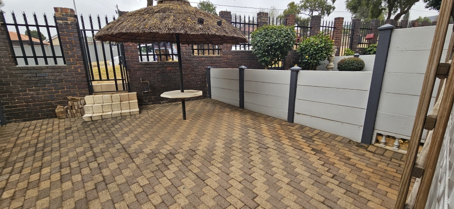 3 Bedroom Property for Sale in South Crest Gauteng