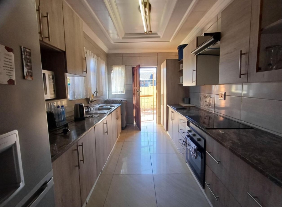 3 Bedroom Property for Sale in Brackendowns Gauteng
