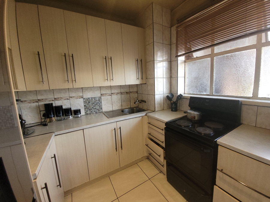 2 Bedroom Property for Sale in Sunnyside Gauteng