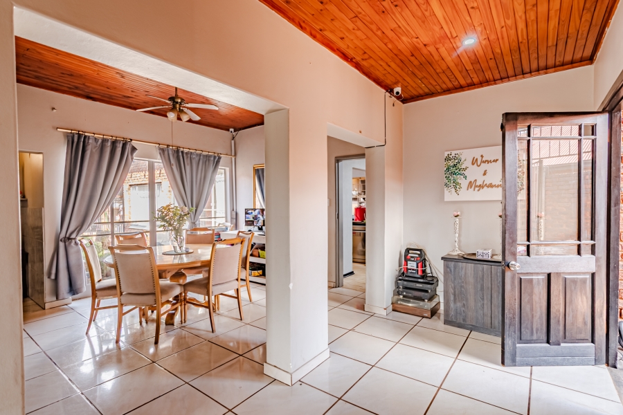3 Bedroom Property for Sale in Dorandia Gauteng