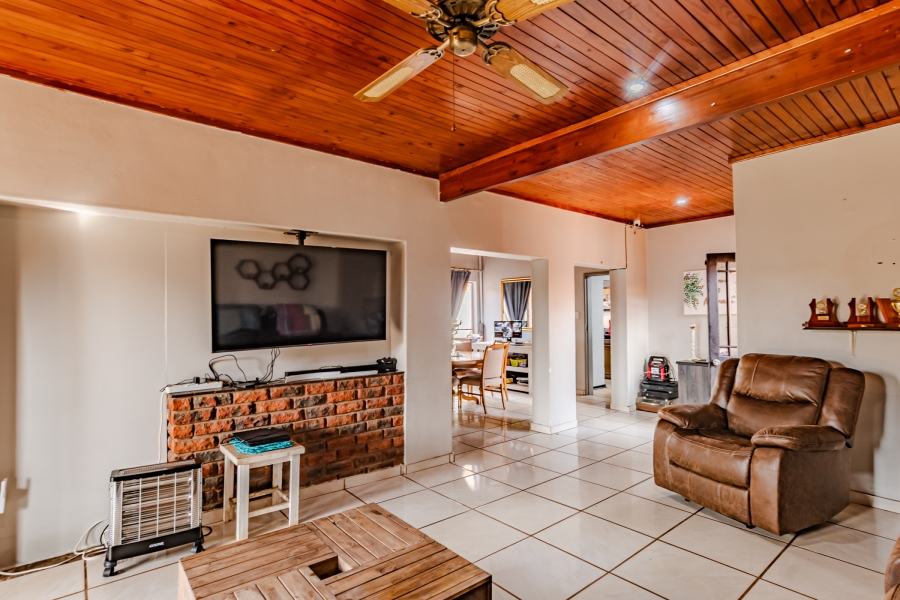3 Bedroom Property for Sale in Dorandia Gauteng