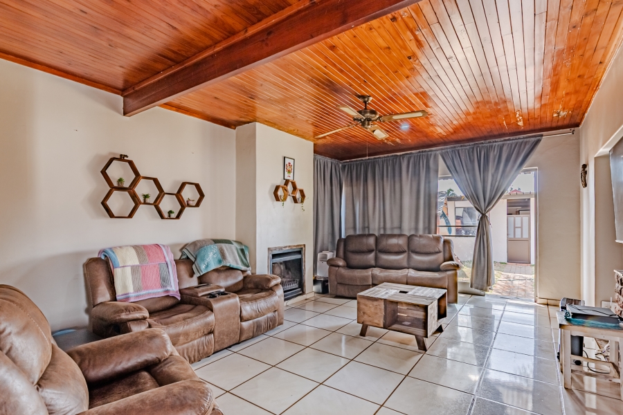 3 Bedroom Property for Sale in Dorandia Gauteng